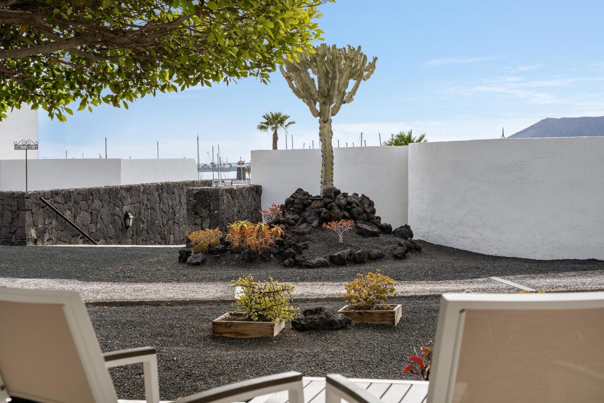 Livvo Volcan Lanzarote Resort 5*